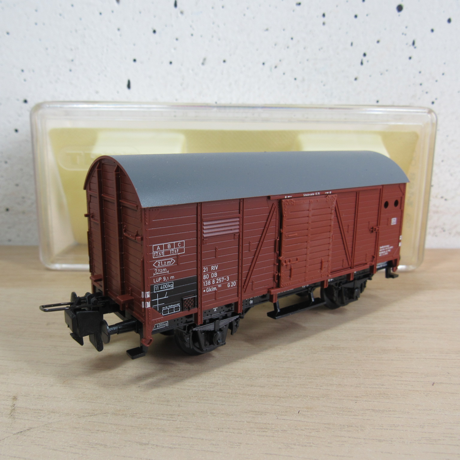 Trix express 53 3488 00 DB gesloten wagen in ovp