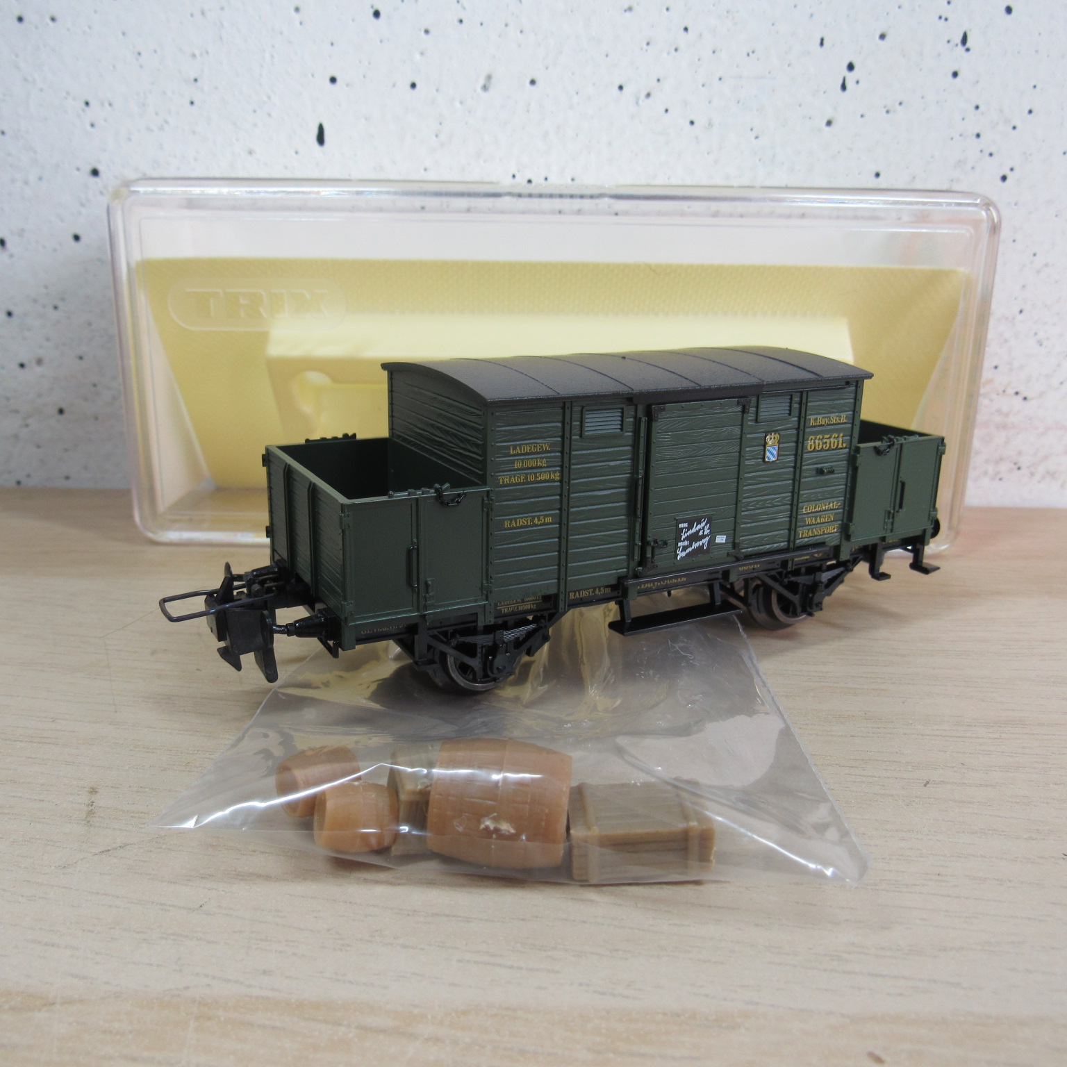 Trix express 53 3412 00 K.Bay.Sts.B gesloten wagen in ovp