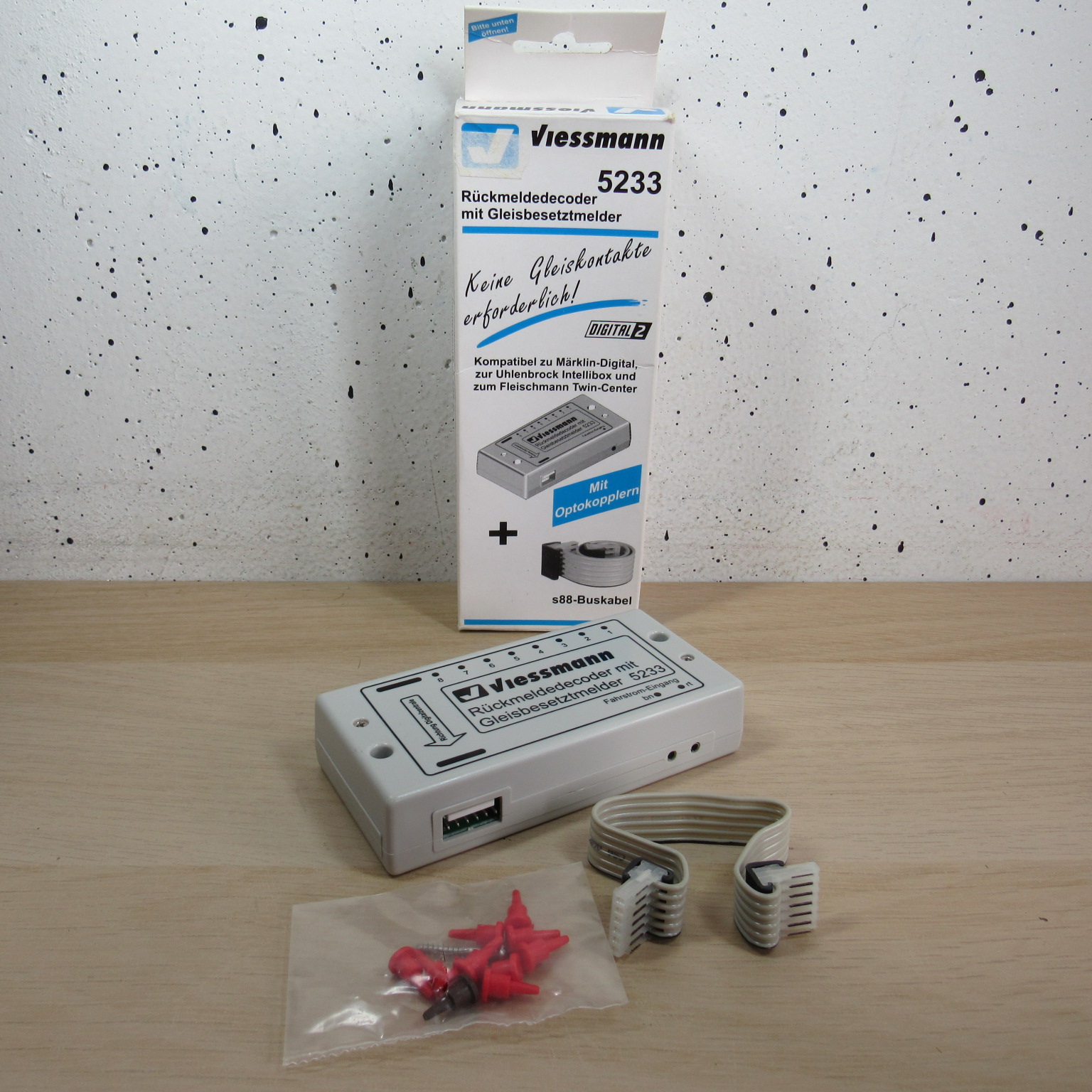 Viesmann 5233 Terugmelddecoder met bezetmelder in ovp