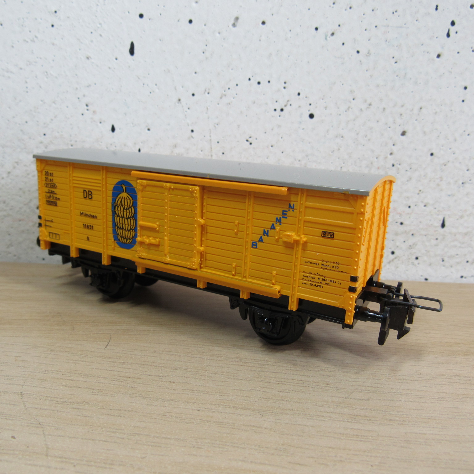 Trix express 53 3408 00 DB gesloten wagen in ovp