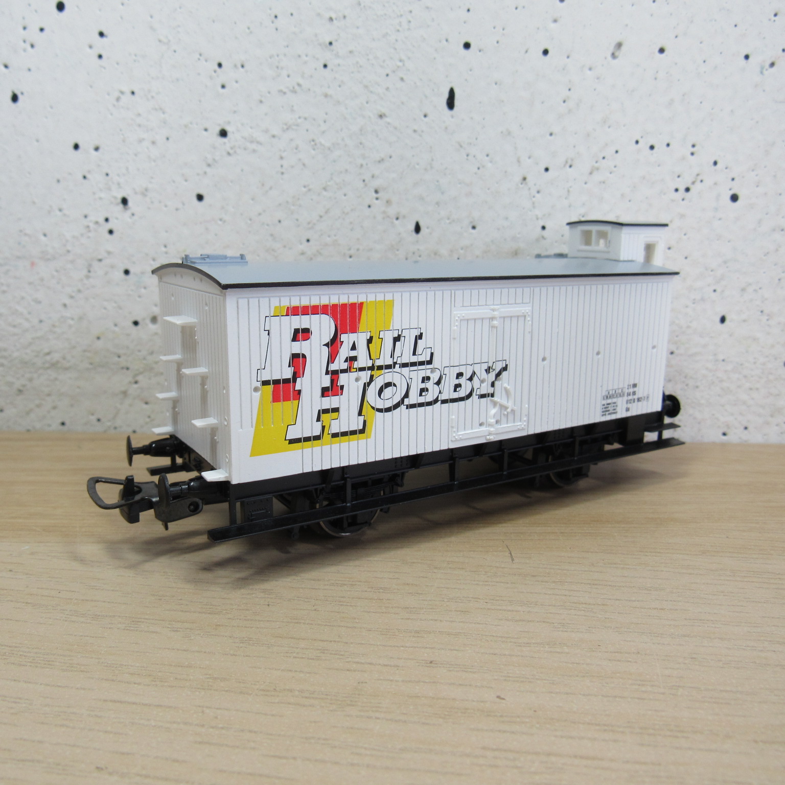 Piko 95404 NS Railhobby gesloten wagen in ovp