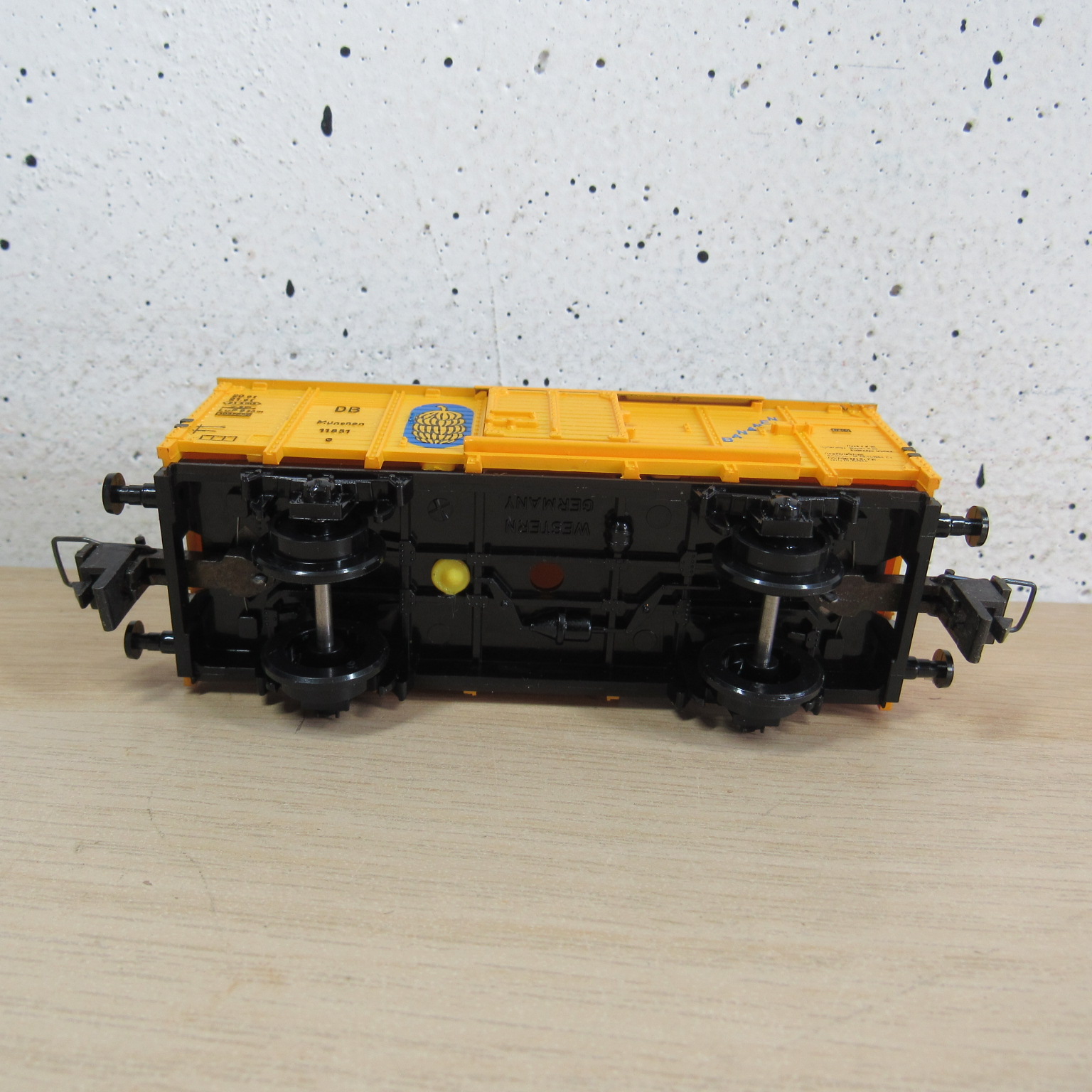 Trix express 53 3408 00 DB gesloten wagen in ovp