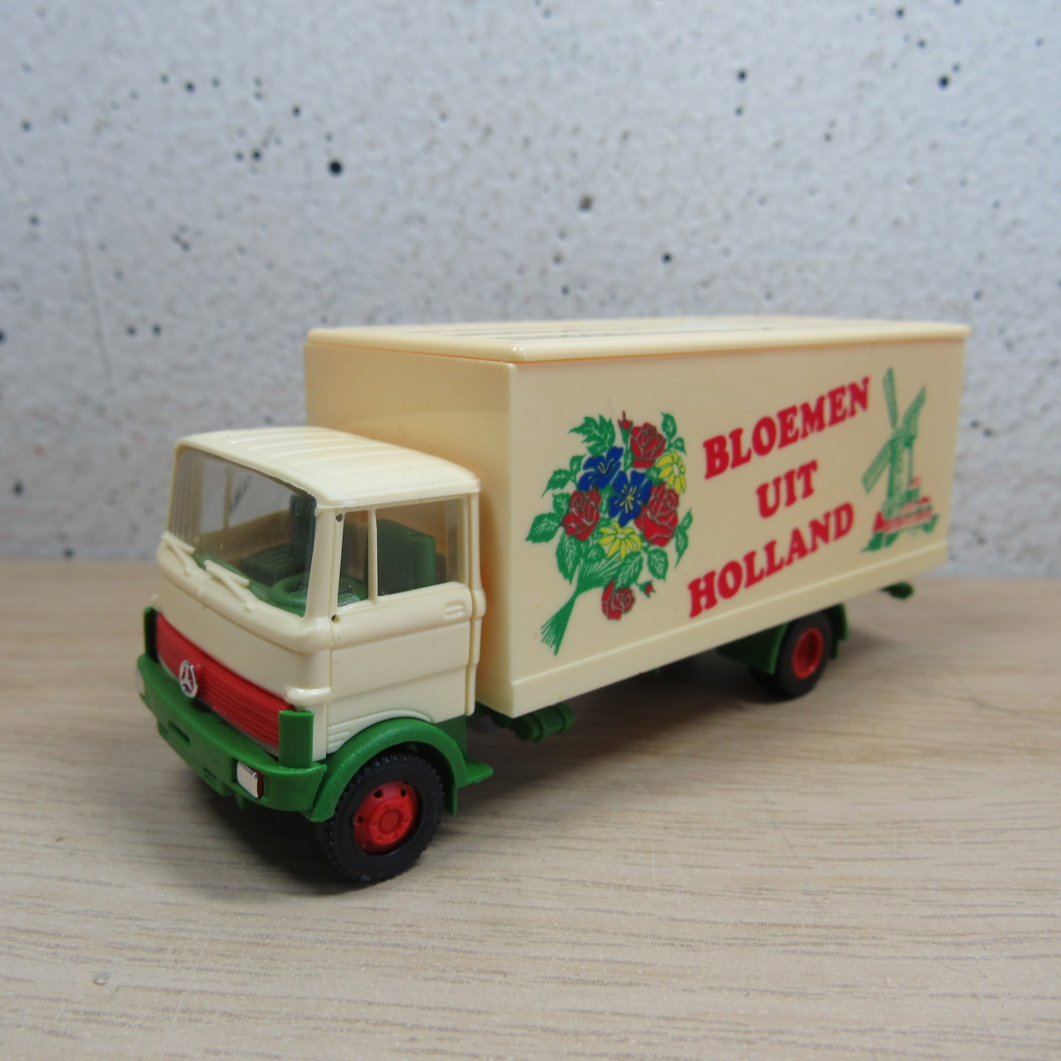 Praliné Mercedes Bloemen uit Holland vrachtwagen zonder ovp