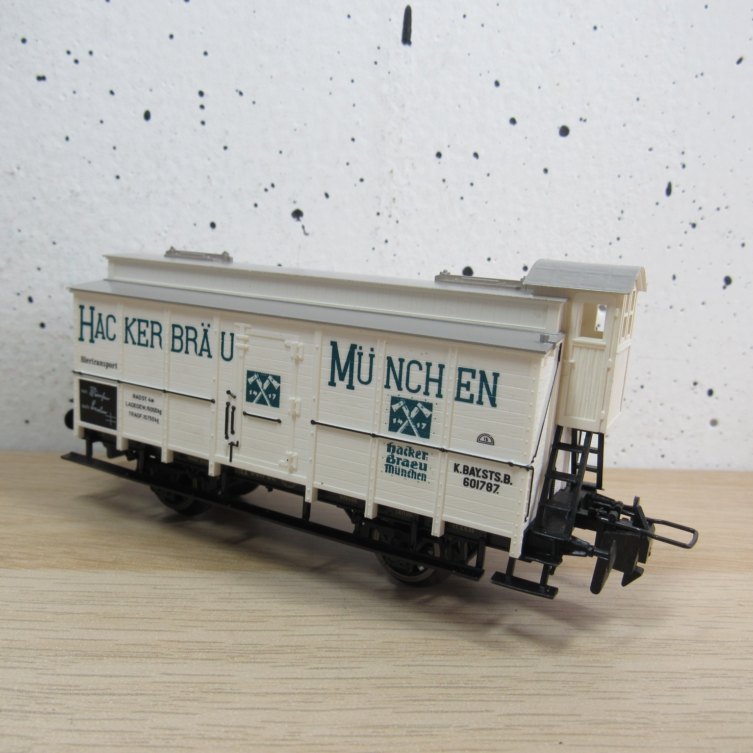 Trix express 53 3418 00 K.Bay.Sts.B gesloten wagen in ovp