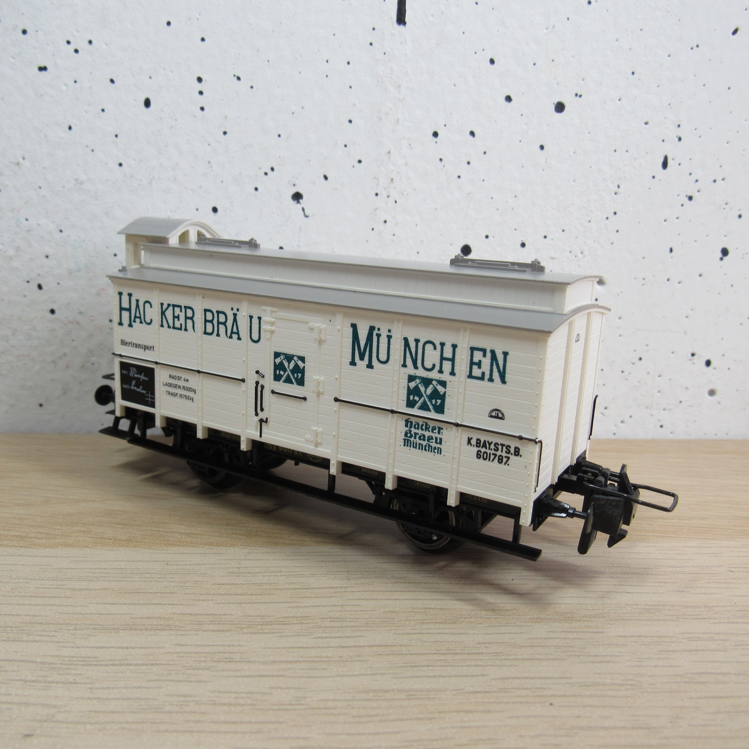 Trix express 53 3418 00 K.Bay.Sts.B gesloten wagen in ovp