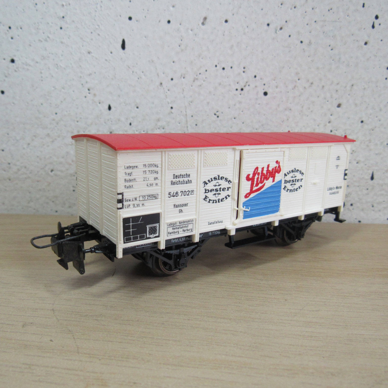 Trix express 33502 DR gesloten wagen in ovp