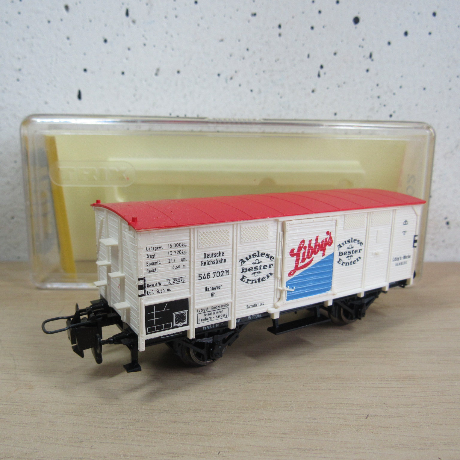 Trix express 33502 DR gesloten wagen in ovp