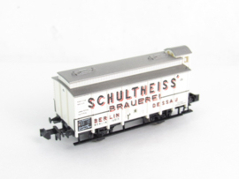 Minitrix 13601 N KPEV (bierwagen) met remmen, 2 assen, wit, 'SCHULTHEISS' BROUWERIJ in ovp