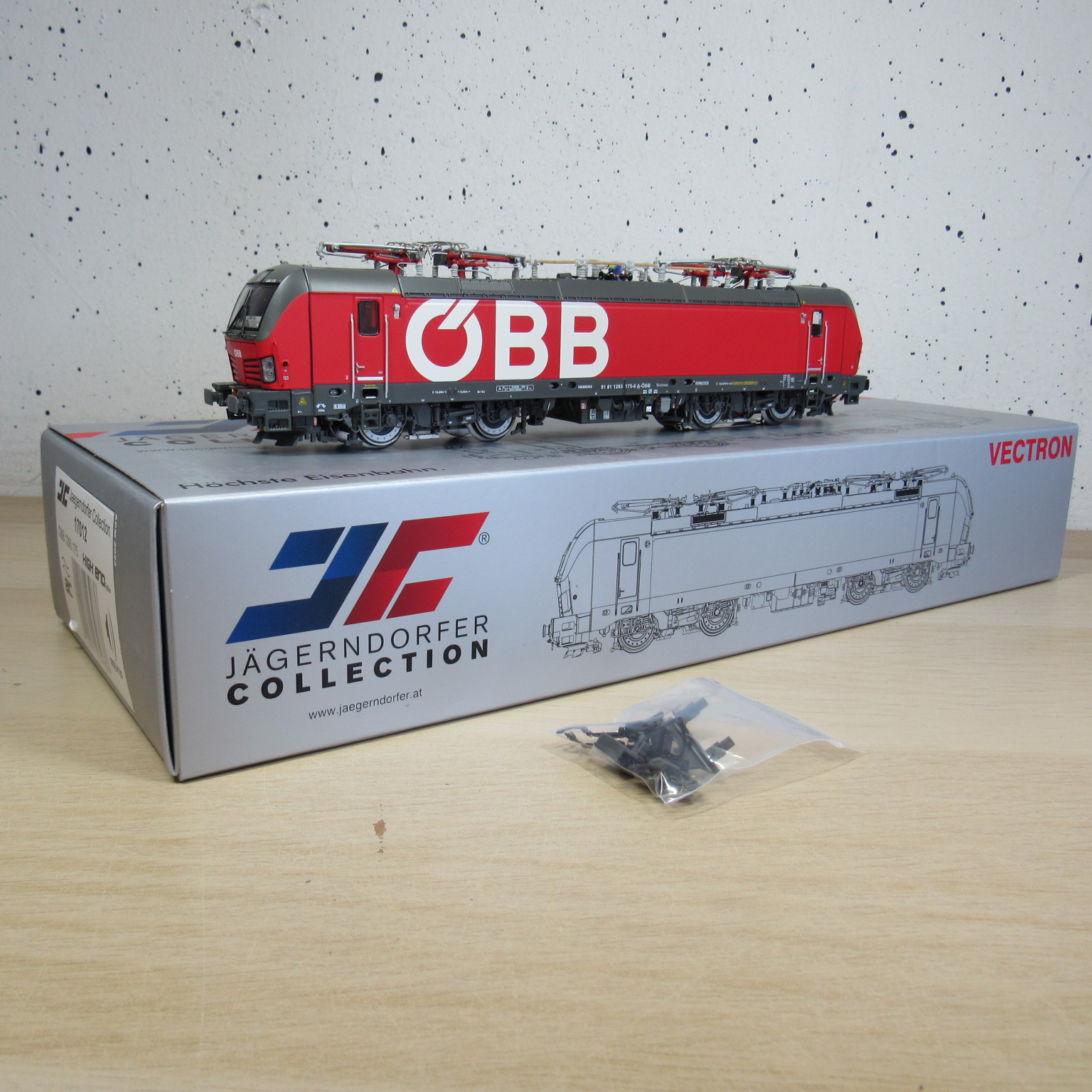 Jagerndorfer JC17012 H0/AC OBB Vectron 1293.175 (digitaal/Sound) in ovp