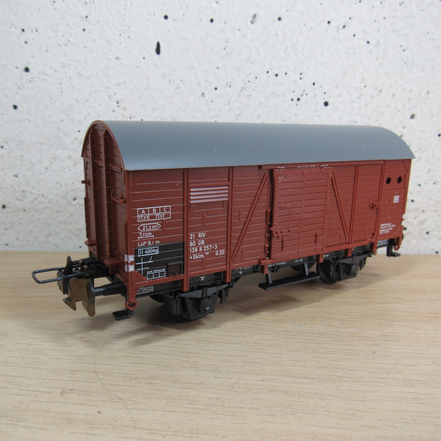 Trix express 53 3488 00 DB gesloten wagen in ovp