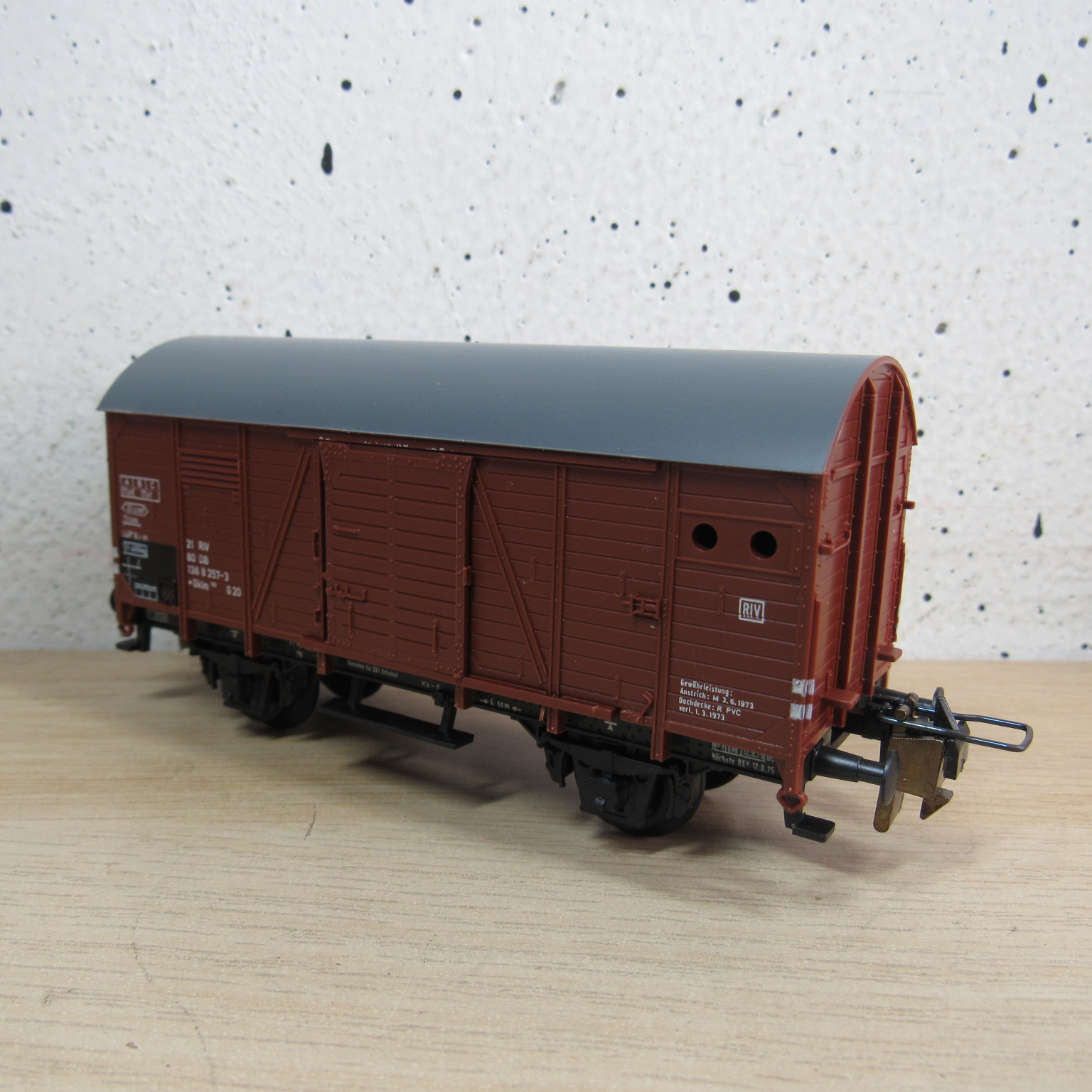 Trix express 53 3488 00 DB gesloten wagen in ovp