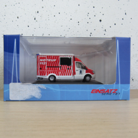 Rietze 72039 Mercedes Benz Sprinter “Wietmarscher Design-RTW Rettungsdienst Kreis Düren” in vitrine.