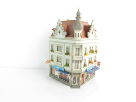 Faller H0 Klassiek hoekhuis (gebouwd) zonder ovp