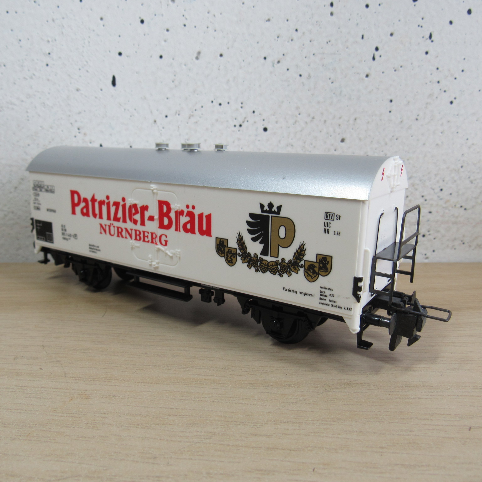 Trix express 53 3467 00 DB gesloten wagen in ovp