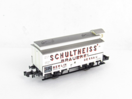 Minitrix 13601 N KPEV (bierwagen) met remmen, 2 assen, wit, 'SCHULTHEISS' BROUWERIJ in ovp
