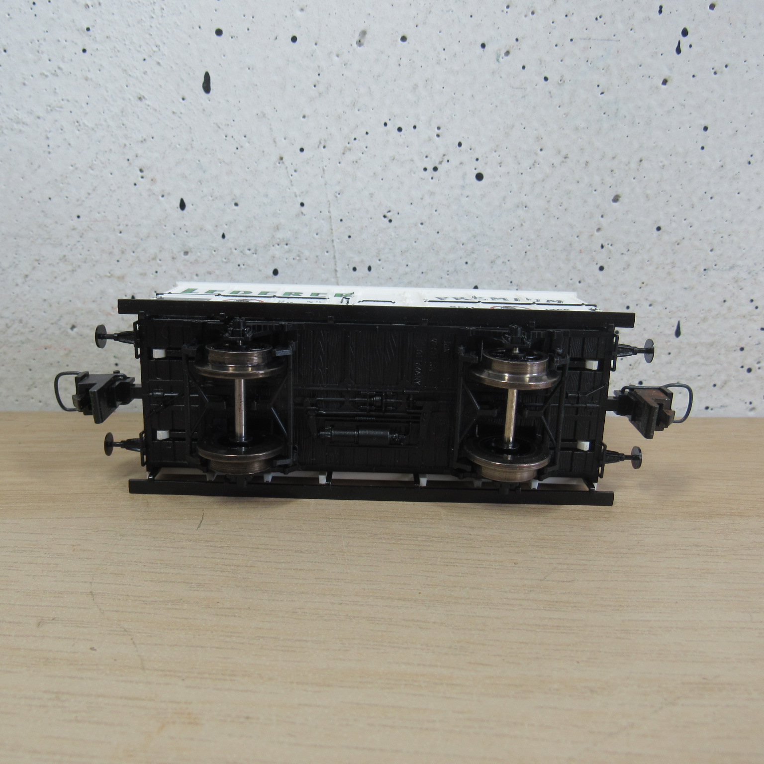 Trix express 33504 DB gesloten wagen in ovp