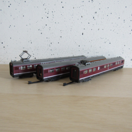 Hobbytrain 1430 N DB BR 430 en een tussenwagen BR 830, elk met 4 assen, rood in ovp