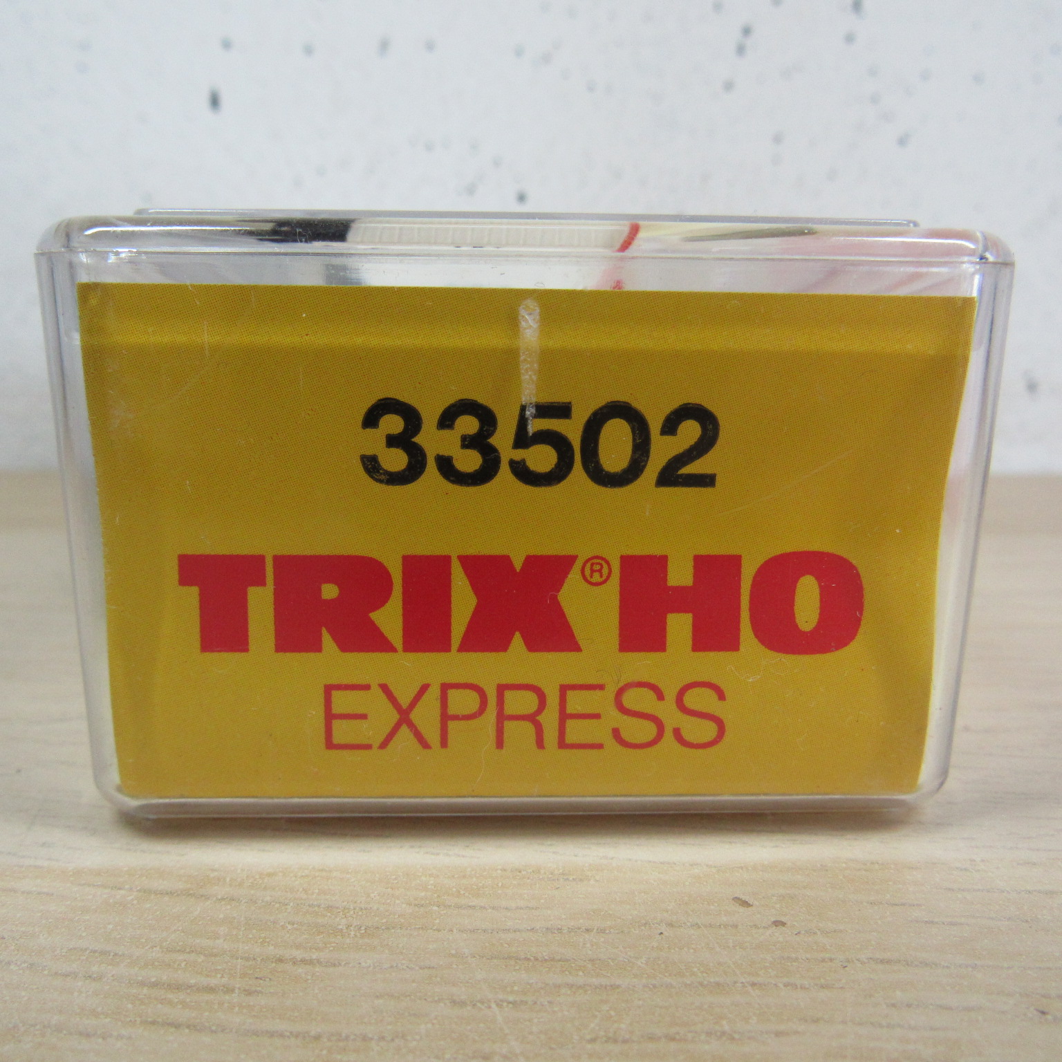 Trix express 33502 DR gesloten wagen in ovp