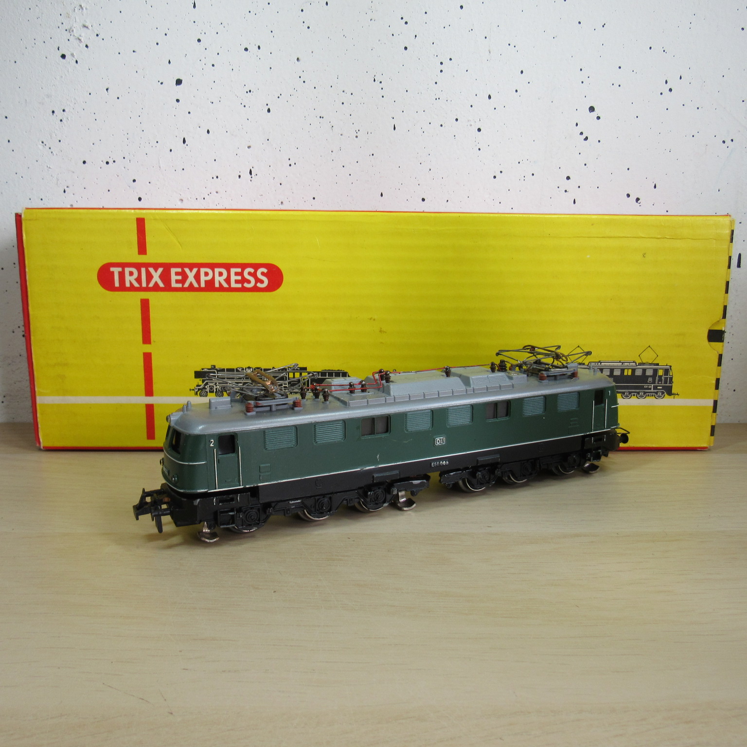 Trix express 233 DB E50 electrische locomotief (analoog) in ovp