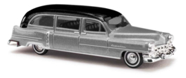 Busch 43480 H0 Cadillac station wagen Zilver 1952
