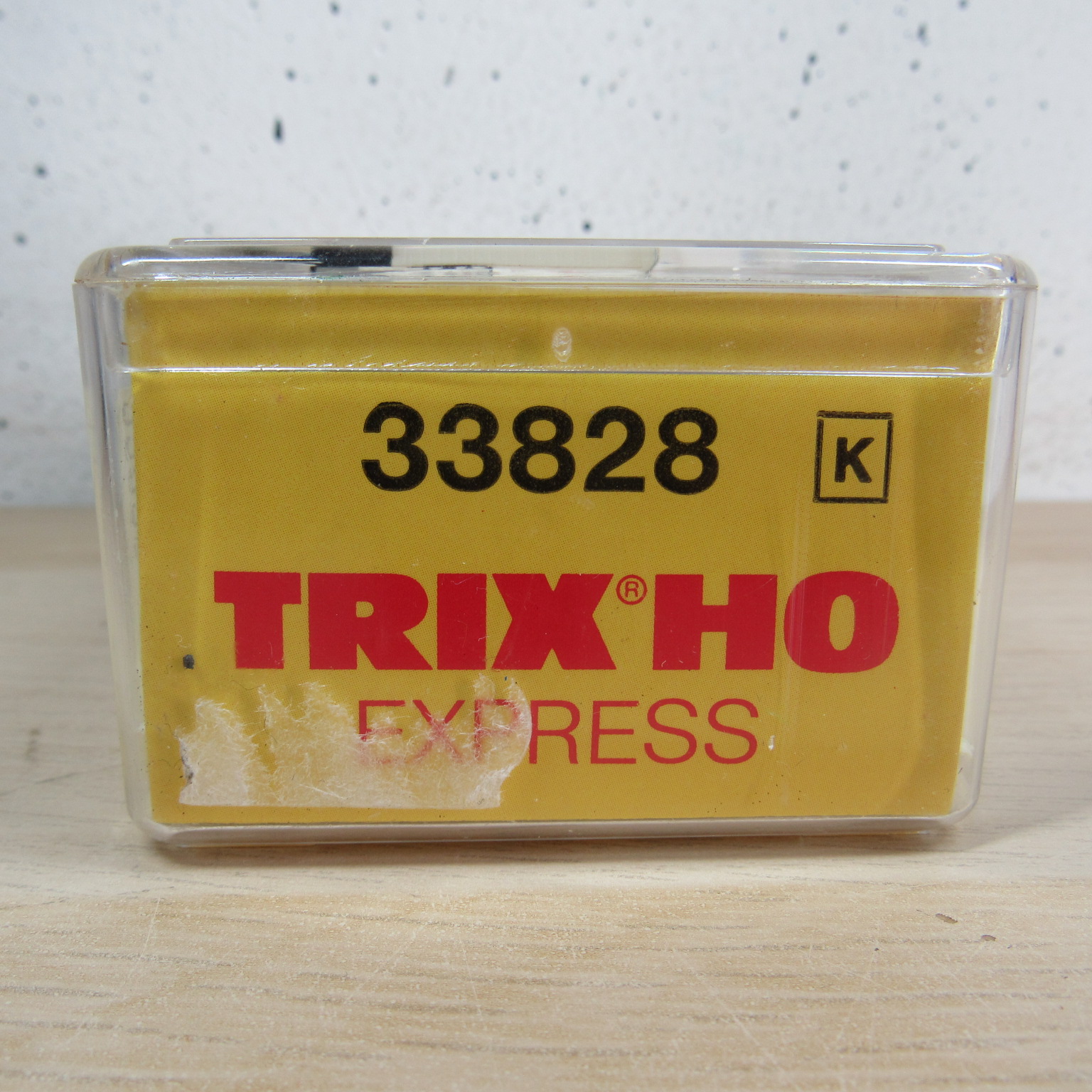 Trix express 33828 K DR gesloten wagen in ovp