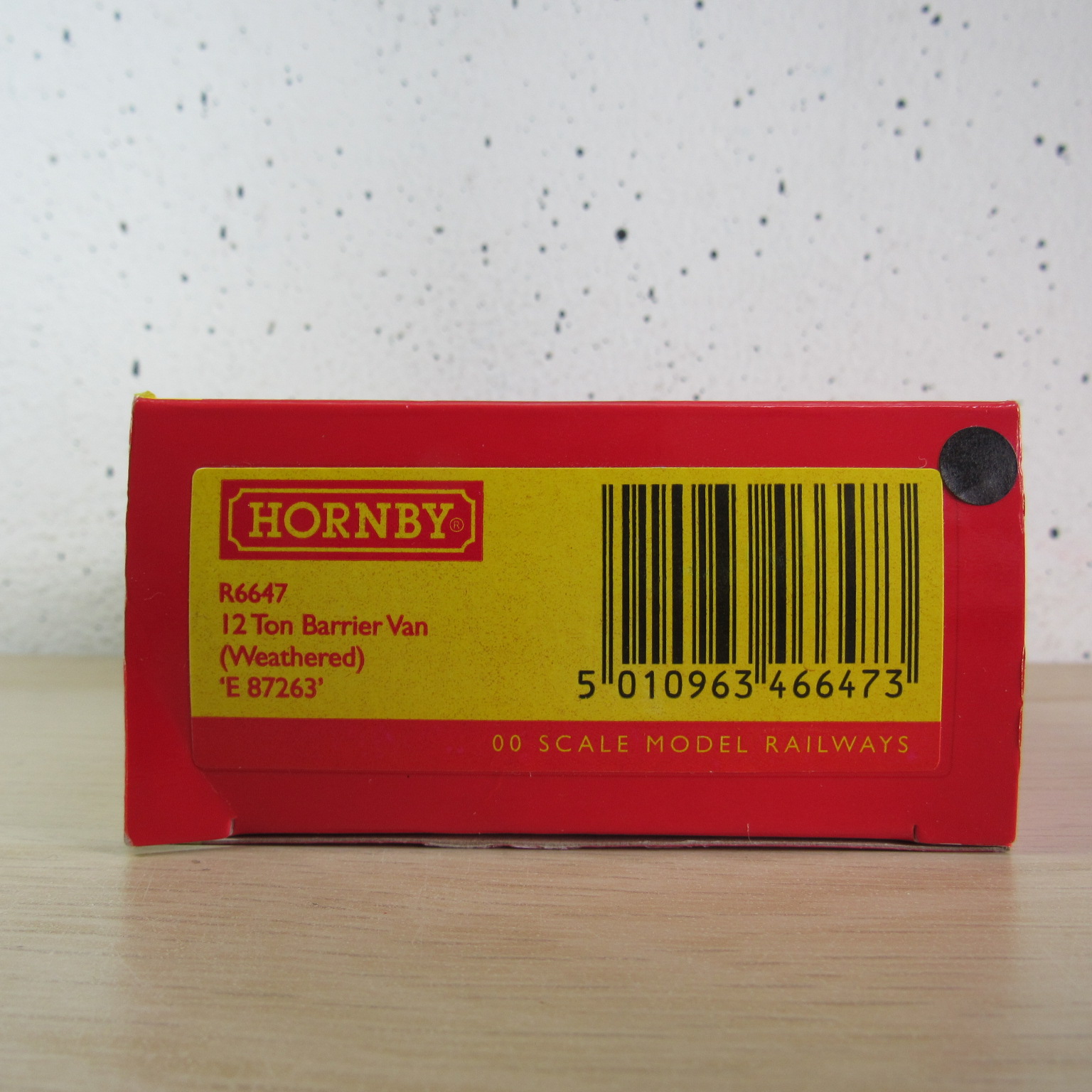 Hornby R6647 12 Ton barrier VAN in ovp