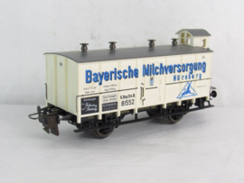 Trix Express 53 3405 00 K.Bay.Sts.B. 81552 Gesloten goederenwagen met remmershuis (Bayerische Milchversorgung) in ovp