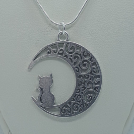 Kat op de maan ketting zilverkleurig (Elmadi bijoux)