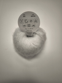 Lammy Yarns Soft Sensation 601
