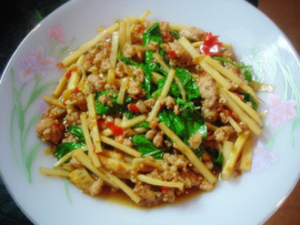 13. Schotel met Thaise Basilicum (Pad Kapow)