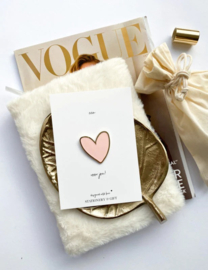 PIN | Een hartje voor jou | met een roze pin