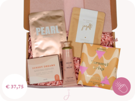 Selfcare cadeau "Mom=Wow" - Brievenbus cadeau