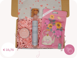 Selfcare cadeau  "You are loved" - Brievenbus cadeau