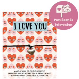 Kaartje met "I love you" -  hartje aan een armbandje