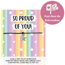 Kaartje met "So proud of you!" -  sterretje aan een armbandje