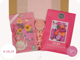 Brievenbus cadeau You are loved - Selfcare cadeau