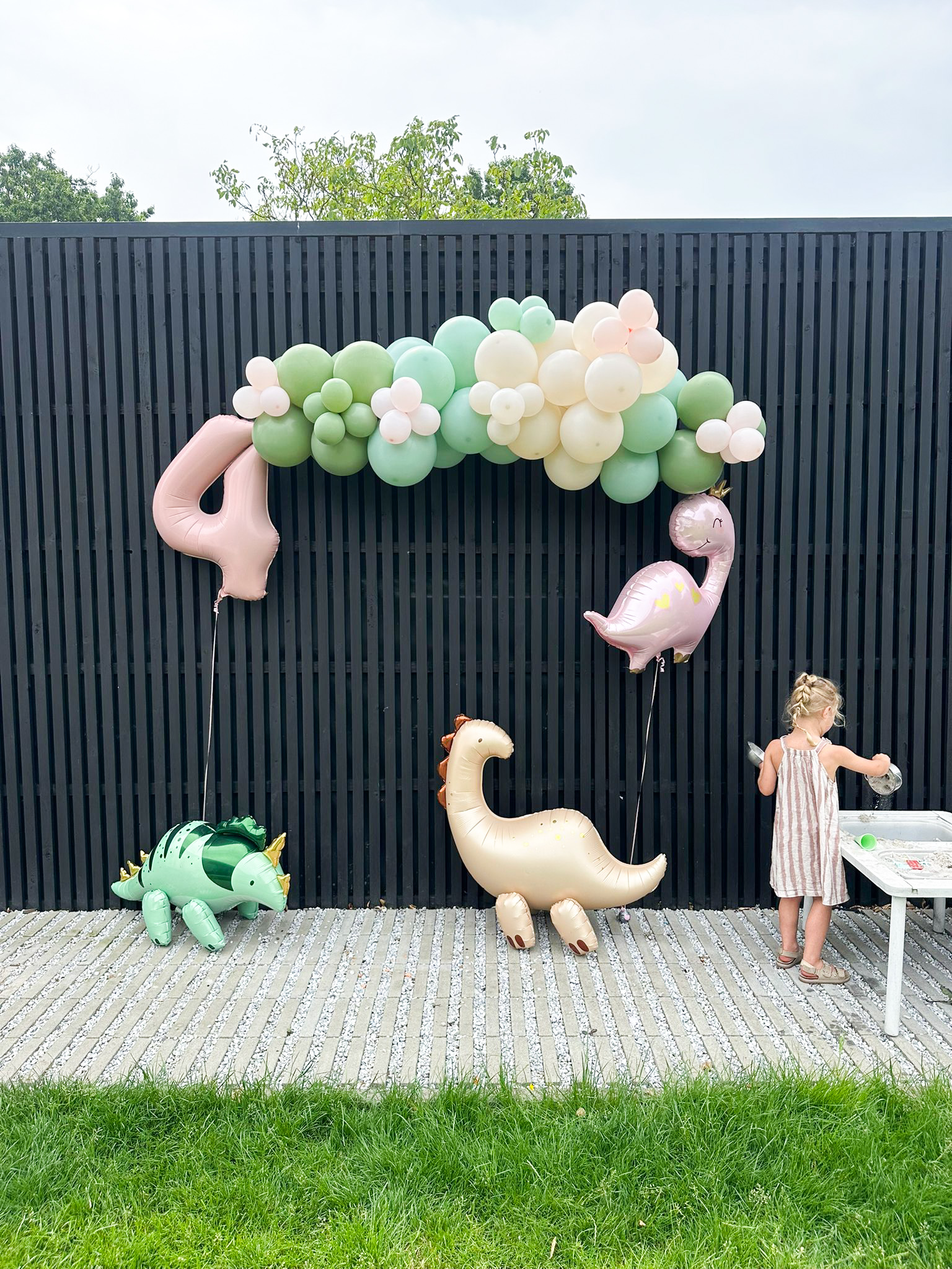 Party Deco Brontosaurus