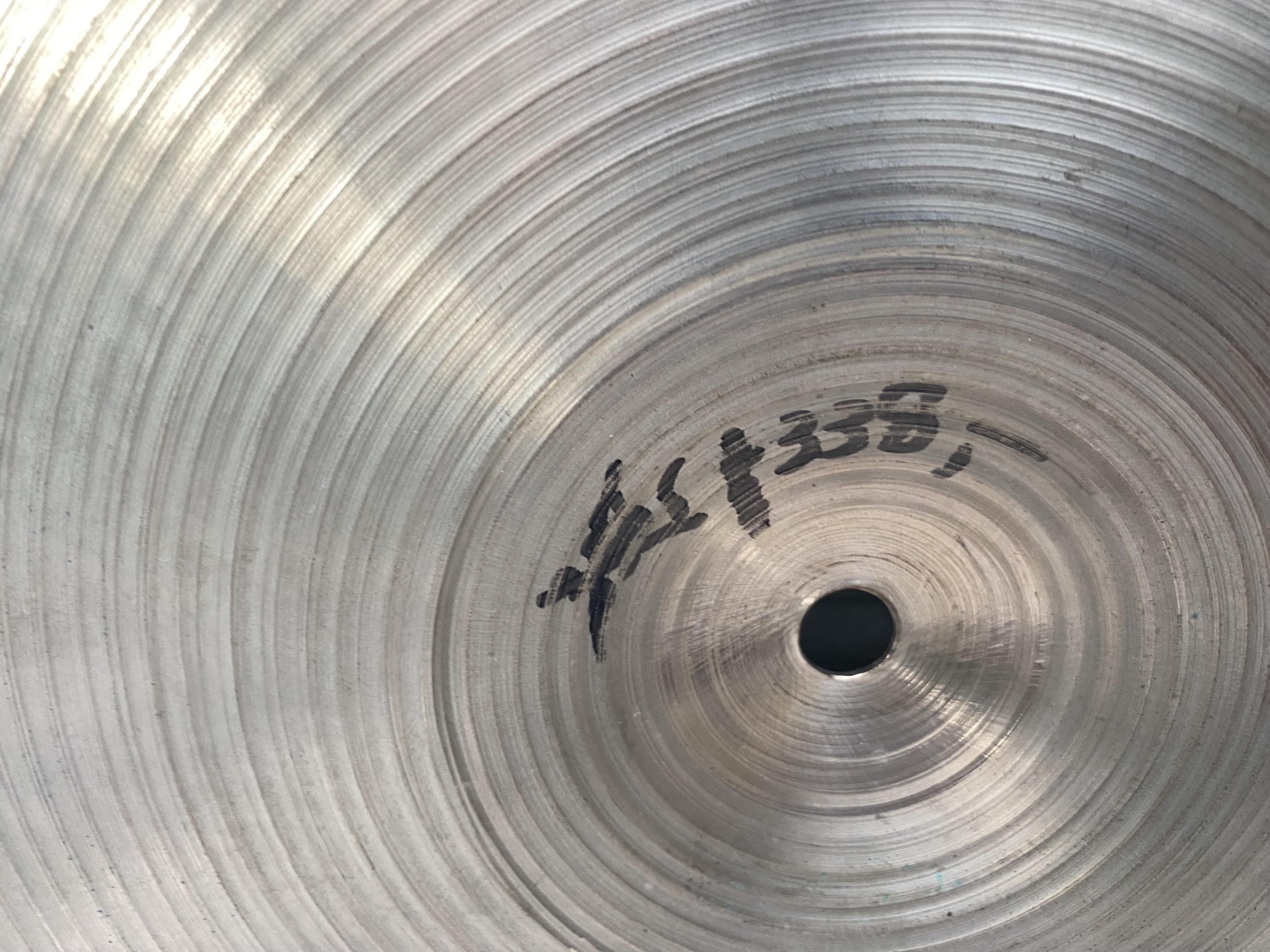 A zildjian minicup ride 18”
