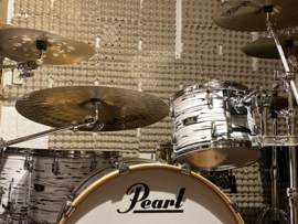 Pearl Woodfiberglass reissue 24,13,16,18” shellset