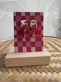 Boot met een strik eromheen 