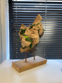 Houten object op voet