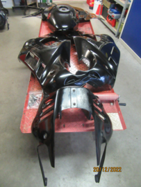 Complete "lak-set" kuipwerk + tank ZWART GSX600F GN72 '88-'97 lakset