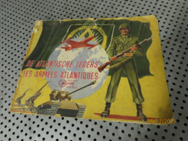 Plakboek jaren '50 NAVO - NATO Meurisse Chocolade