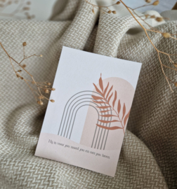 Hij is voor jou, naast jou en om jou heen