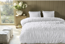 Riviera Maison Ruffle Dekbedovertrek Wit 240x200/220cm incl 2 kussenslopen 60x70cm
