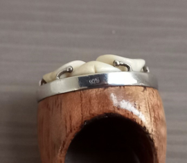 Houten ring met roos