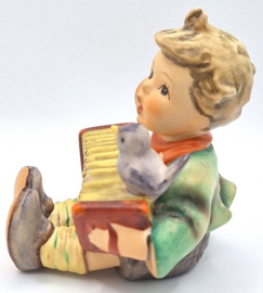 Hummel beeldje 'Let's sing Heini'