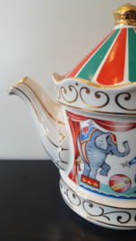 Sadler theepot - Edwardian entertainments circus