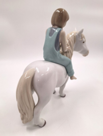 Lladro, meisje op pony #9139