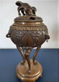 Chinese wierookbrander met tempelleeuw